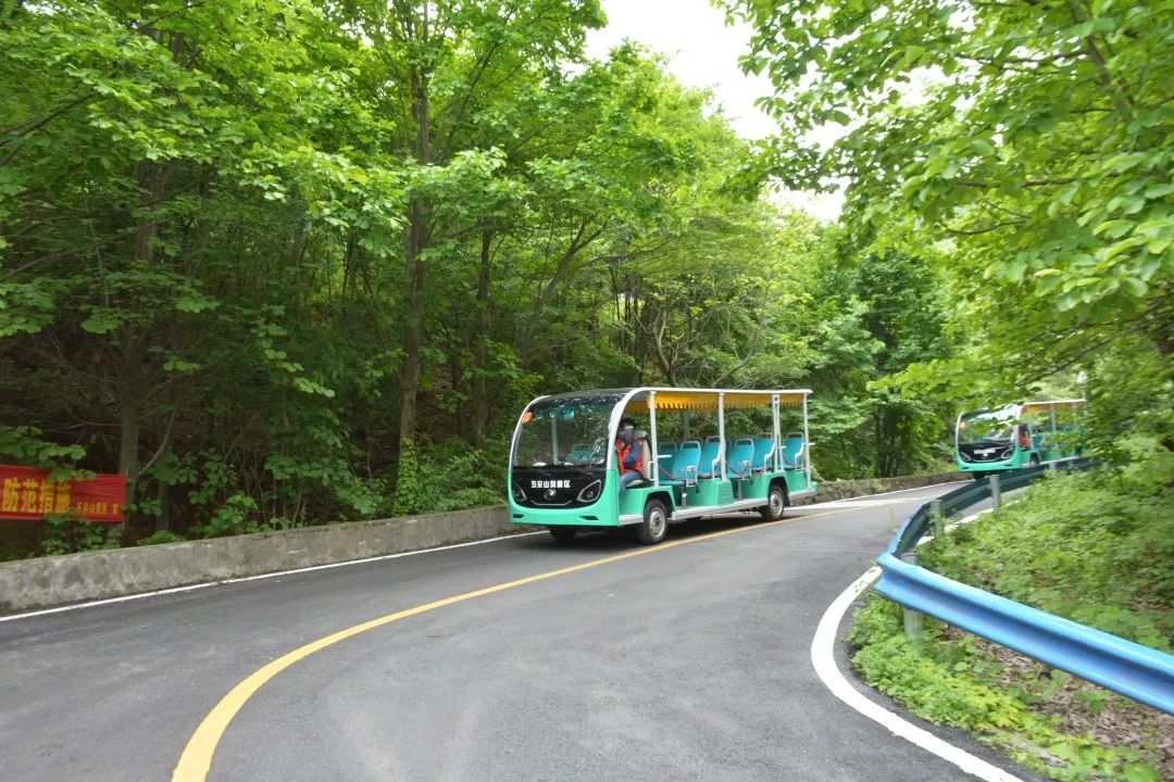 壹定发观光车亮相2023世界动力电池大会，为盛会增添绿色动力！