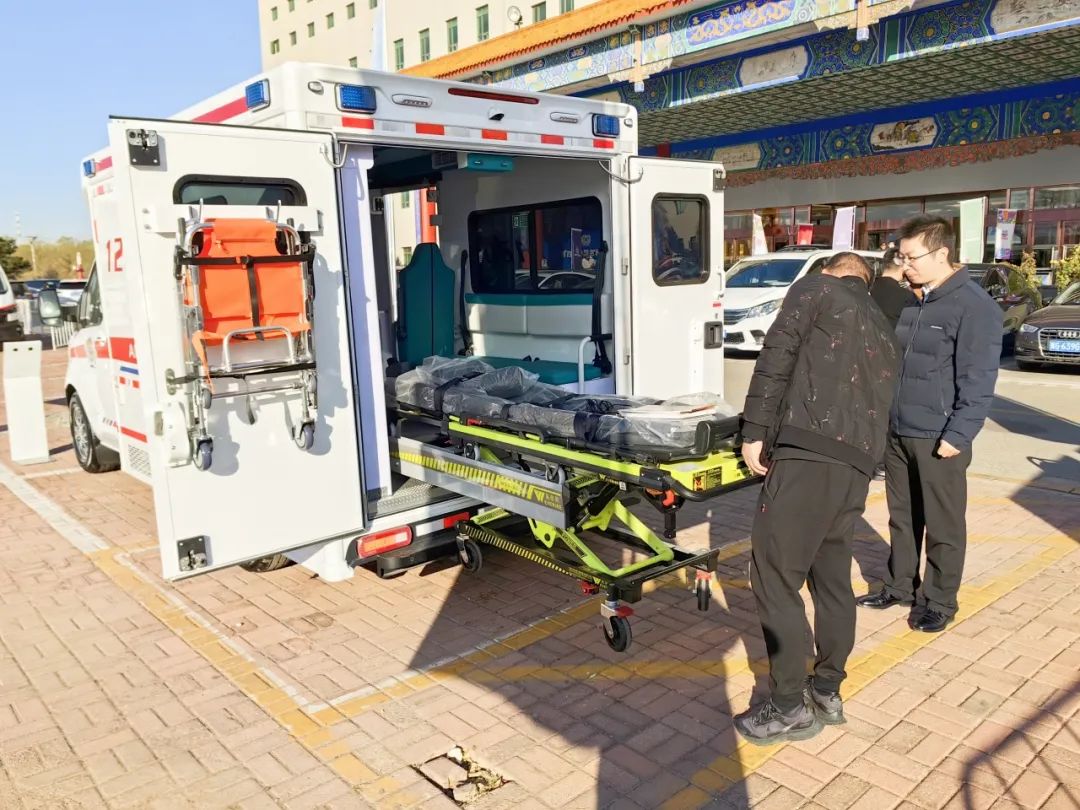 壹定发方舱救护车亮相第四届中国急救大会，匠心为生命护航