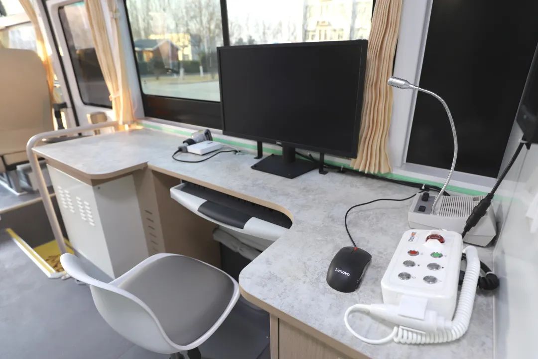 壹定发7.7米福康卫士体检车，打造高效便捷体检新体验！