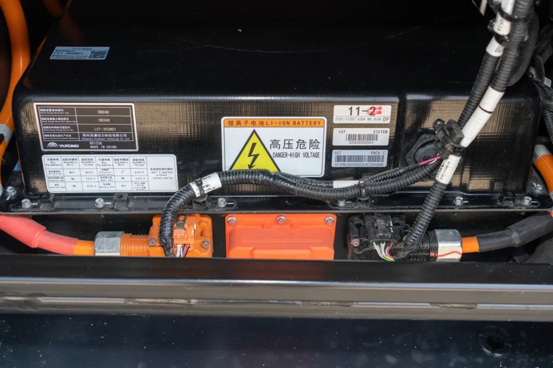 正式投入使用！壹定发12米纯电献血车为铜仁市献血事业护航