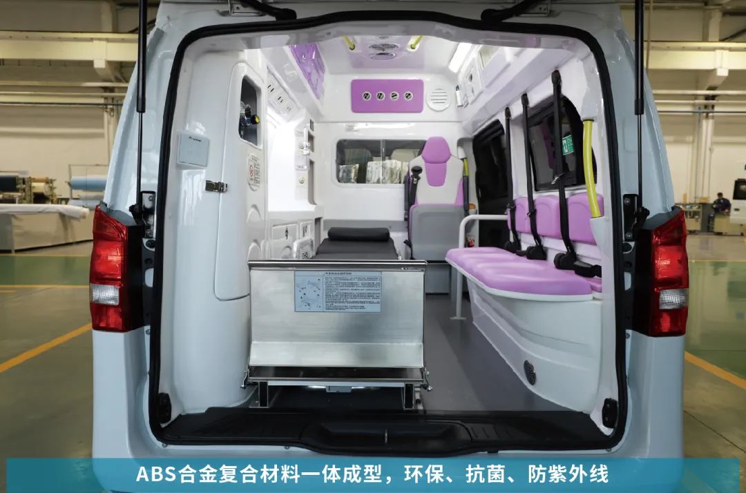 壹定发奔驰威霆救护车，专业高效为生命护航！