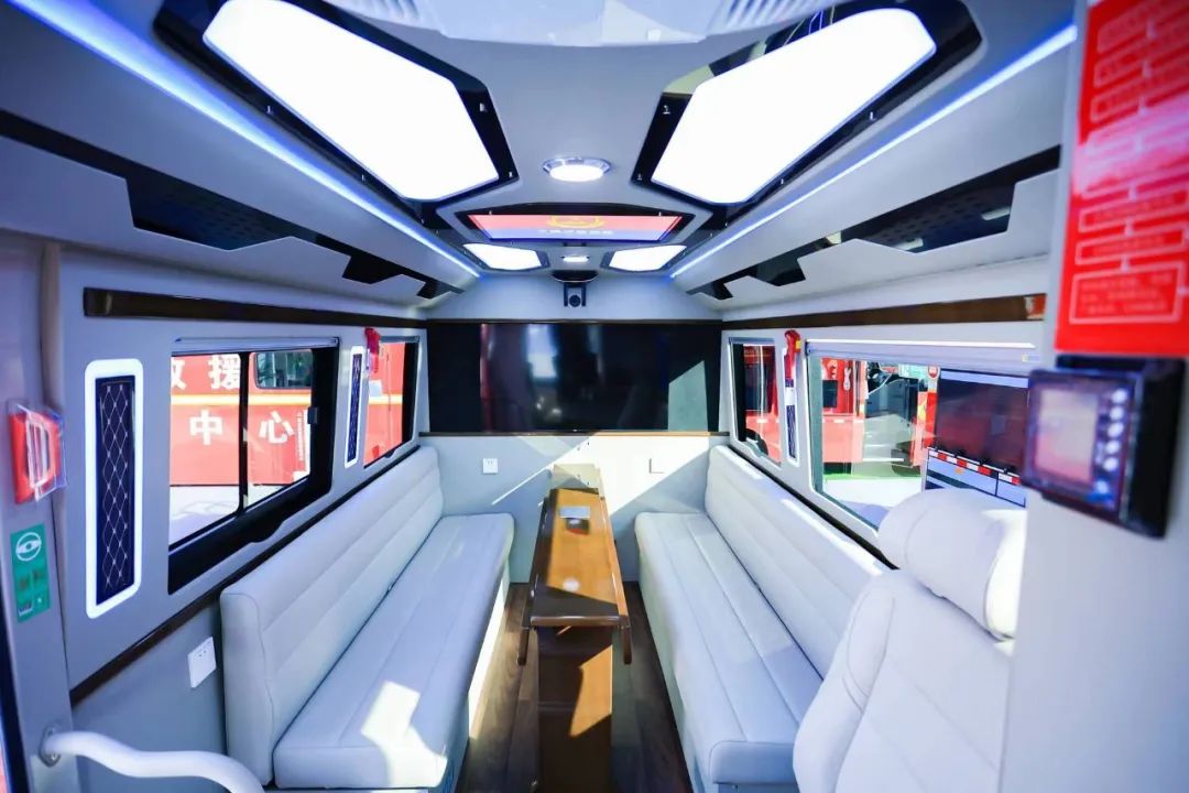 火灾警示宣传教育月，壹定发消防特种车辆整体解决方案为救援工作赋能！