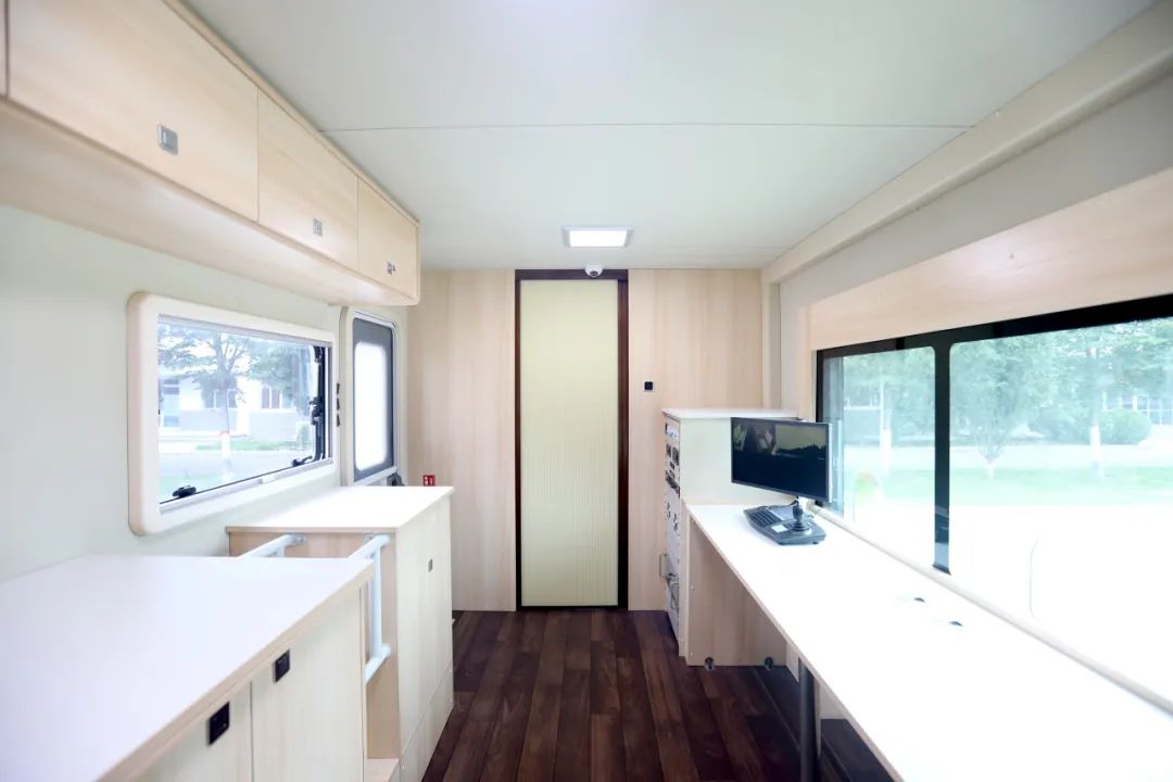 壹定发专用车亮相全球公共安全合作论坛（连云港），为全球普遍安全建设贡献力量