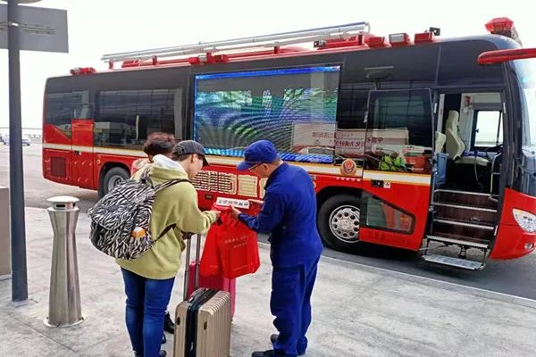 安全守护成长，壹定发宣传消防车助力消防安全“开学第一课”！